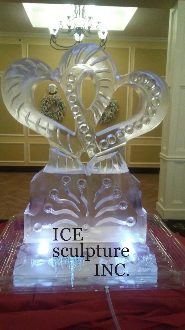 https://www.icesculptureinc.com/holiday-gallery/slides/1%20-%20Valentine%27s%20Day%20Hearts.jpg